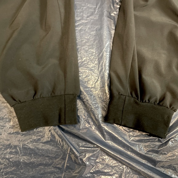 Banana Republic air stretch joggers - Picture 6 of 10